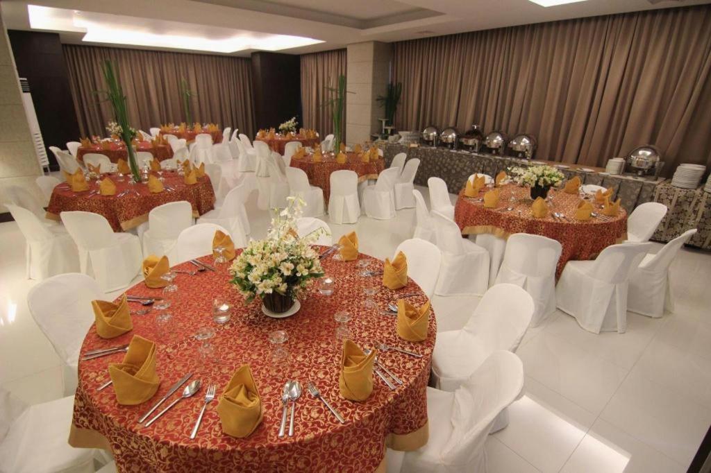 District 21 Hotel Iloilo Extérieur photo