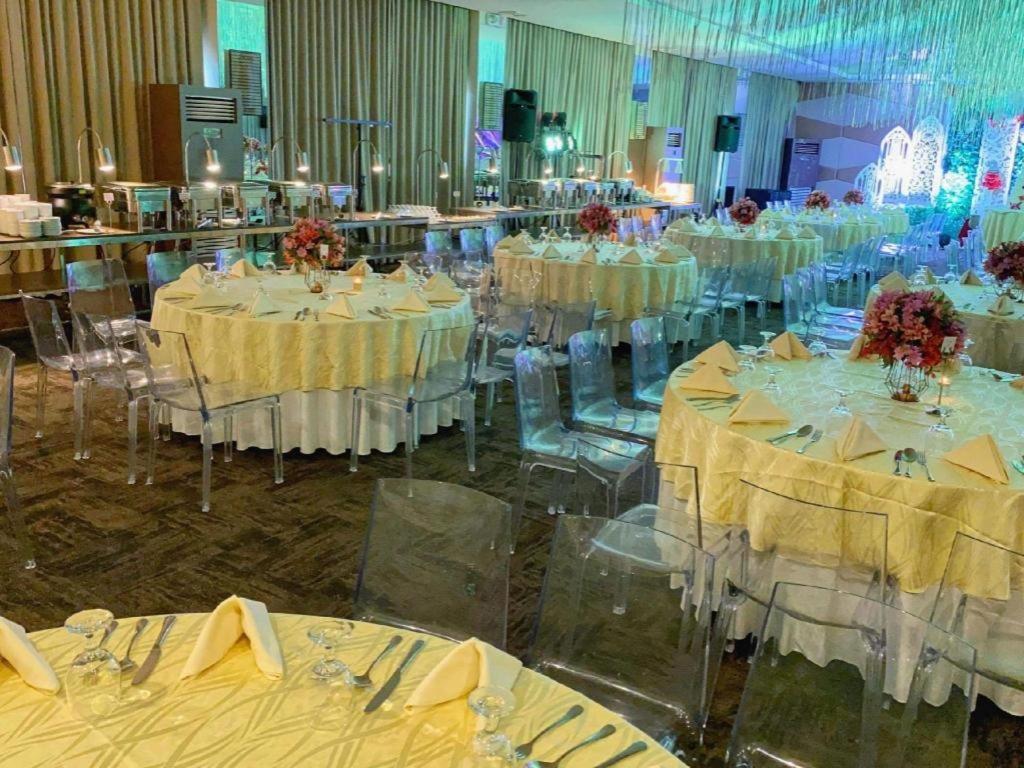 District 21 Hotel Iloilo Extérieur photo