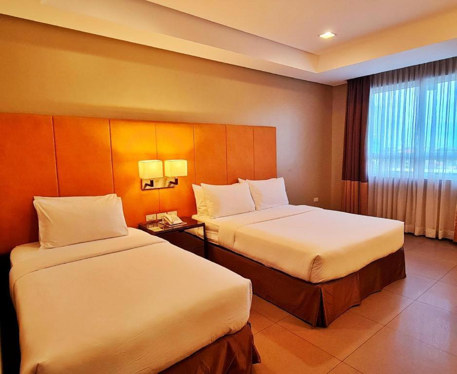 District 21 Hotel Iloilo Extérieur photo