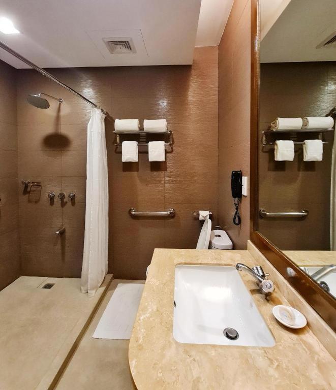 District 21 Hotel Iloilo Extérieur photo