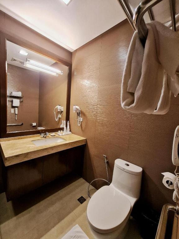 District 21 Hotel Iloilo Extérieur photo