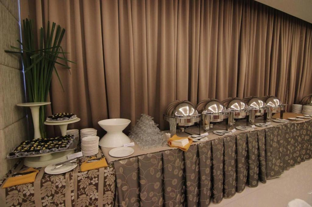 District 21 Hotel Iloilo Extérieur photo