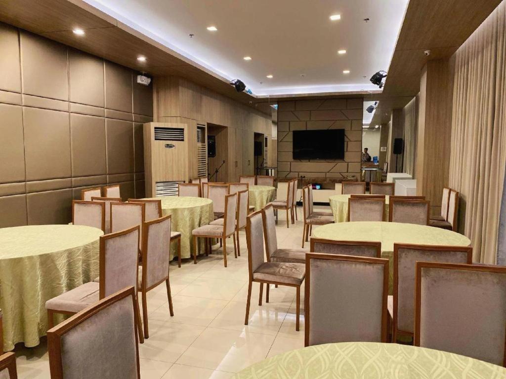 District 21 Hotel Iloilo Extérieur photo